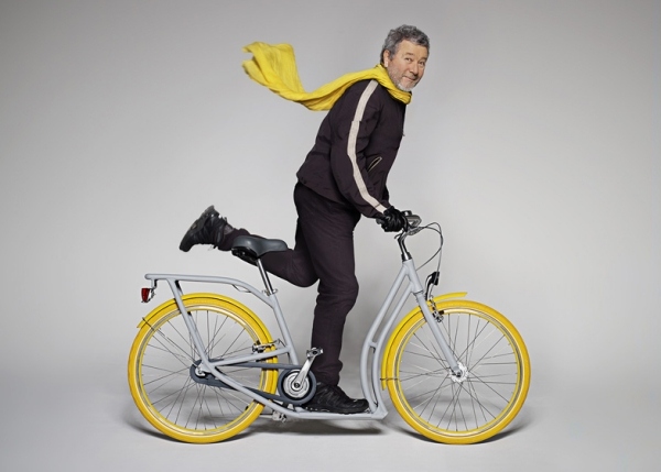 Dizajn mestskej kolobežky Pibal Philippe Starck Peugeot Kombinácia mestskej kolobežky Pibal Philippe Starck Peugeot