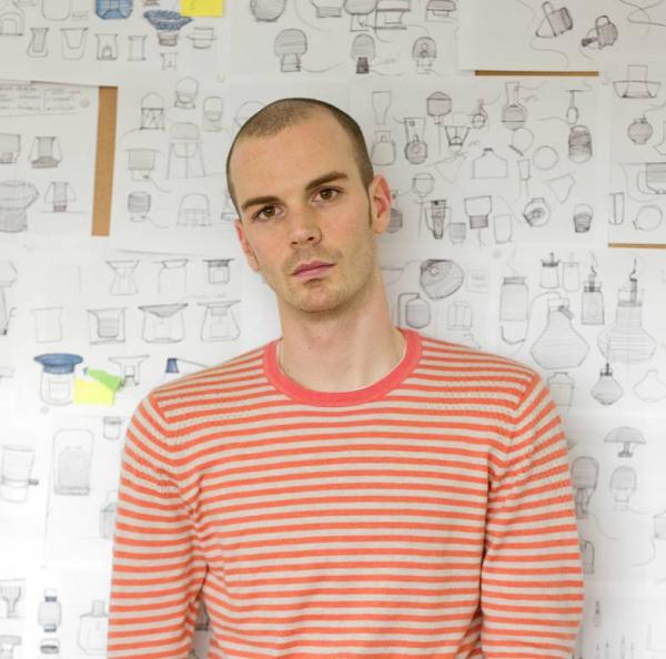 špičkový dizajnér Benjamin Hubert inovatívny dizajn nábytku špičkový dizajnér nábytku Benjamin Hubert