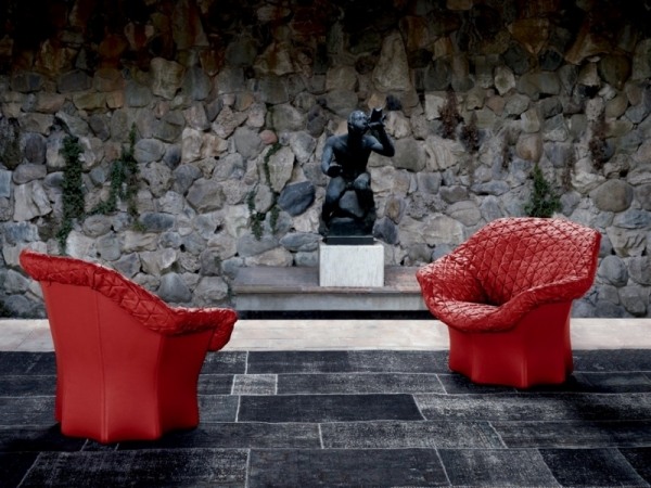 Čalúnené kreslo Juliet výrobca Bentamin Hubert dizajnu Poltrona Kreslo Juliet Benjamin Hubert dizajn výrobca Poltrona