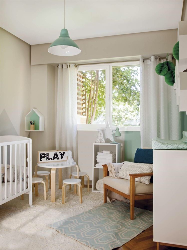 Rodovo neutrálna detská izba v béžovej a mätovej farbe