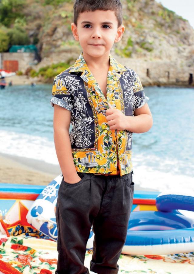 krásne detské účesy pre chlapcov-2014-cool košeľa na leto najkrajšie-detské-účesy-pre-chlapcov-2014-trendy-a tendencie