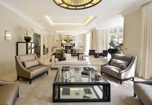 Klasický dizajn obývačky s ťažkým sedením a konferenčnými stolíkmi Skupina sedenia-obývačka-konferenčný stolík-čierny rám-sklenené-stolné kreslo