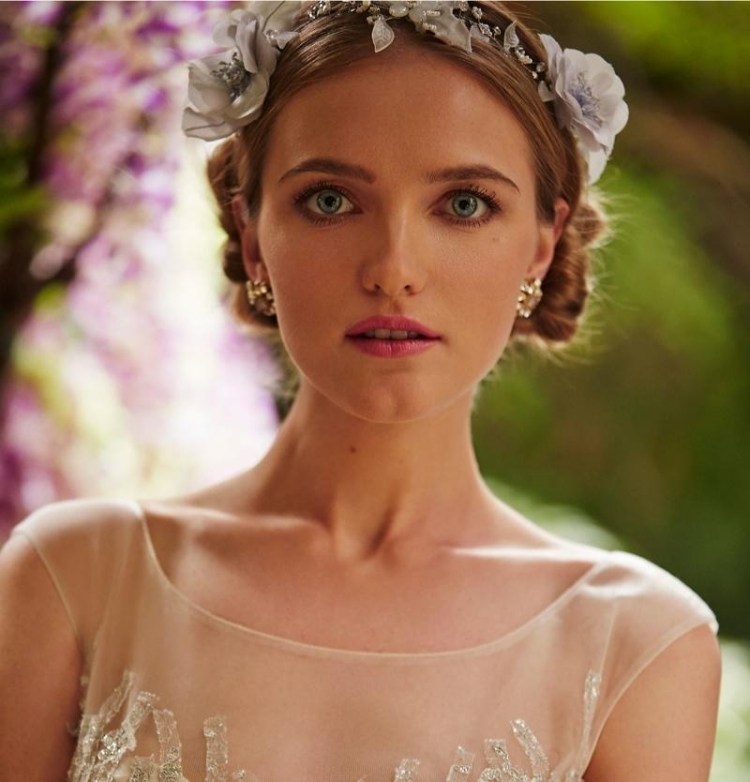 líčenie hnedých očí pre zelené oči a ružové pery jarný make-up-zelené-oči-hnedo-ružové-pery