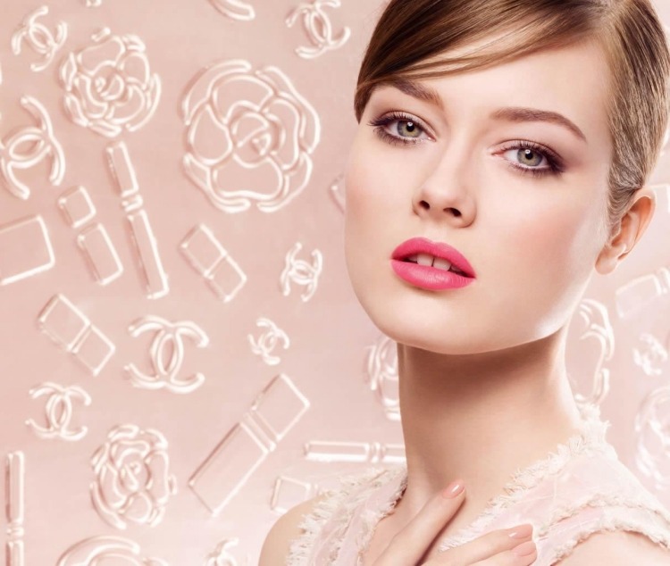 hnedé očné tiene pre zelené oči a ružové pery jarný make-up-zelené oči-hnedé-očné tiene-ružové-pery