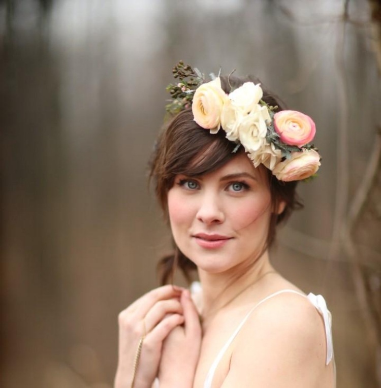 svieži make -up na jarnú svadbu jarný make-up-nevesta-modré-oči-ružovo-červené