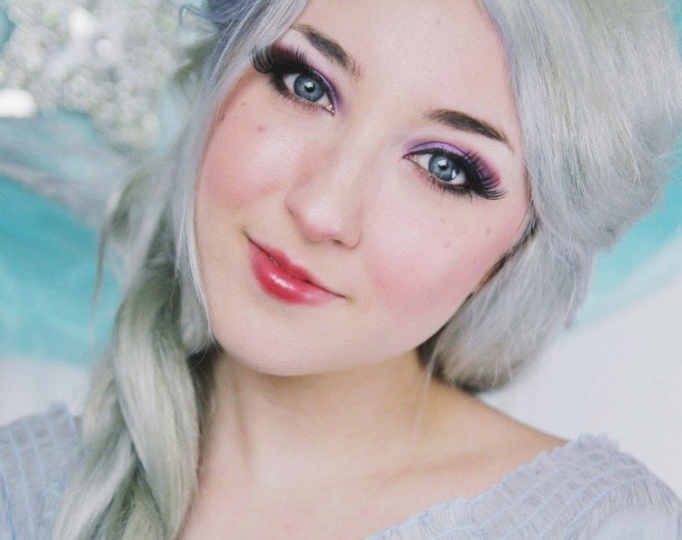 Fialové očné tiene a ružový rúž - Elsa od Disney Frozen Halloween-líčenie-účesy-Disney-Elsa-princezná-make-up