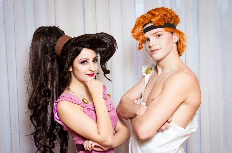 Meg a Hercules si sami zostavili parochne a outfity Halloween-líčenie-účesy-Herkules-Meg-vlasy-líčenie