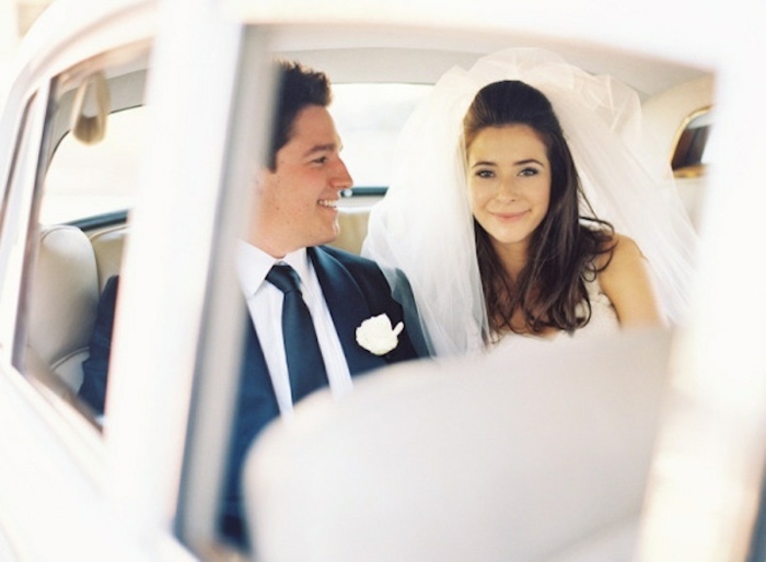 Tyl-závoj-pramene-vlasov-štylizované-zľahka-skvelé