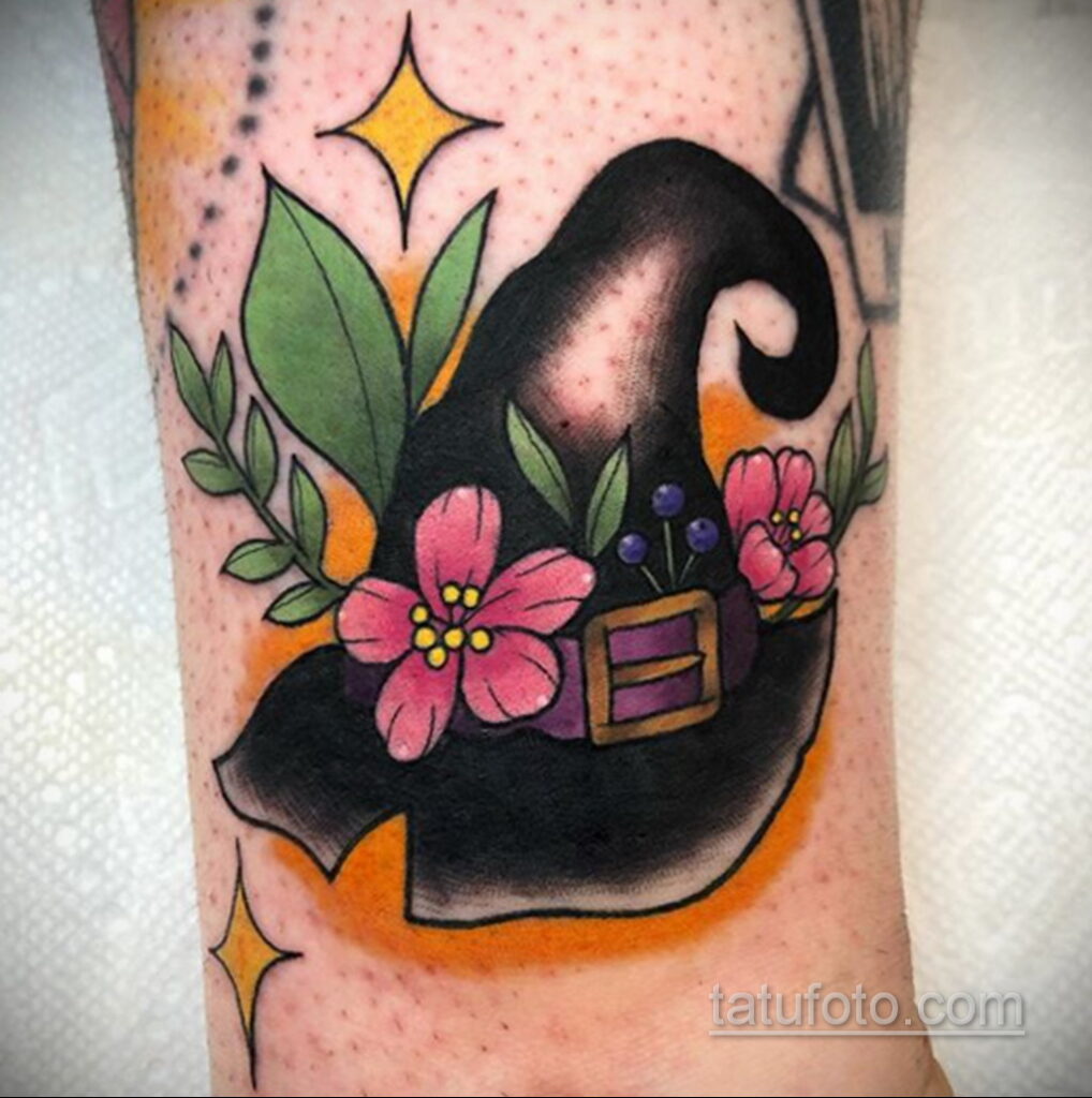 Rysunek tatuażu z kapeluszem lub czapką wiedźmy - zdjęcie - 5