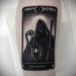 Rysowanie tatuażu z narzędziami wróżenia czarownic - zdjęcie - 2