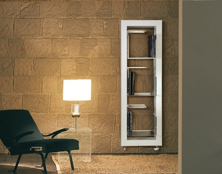 Nerezový radiátor slúži ako polička na knihy - boxy od spoločnosti Deltacalor moderné radiátory-nerezová oceľ-obývačka-polička na knihy-BOXY-DELTACALOR