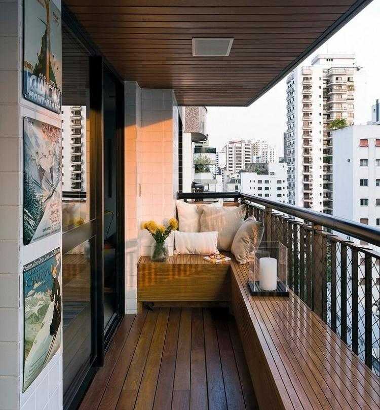 idea-balkón-sedadlo-drevené-lavice-kútik na čítanie