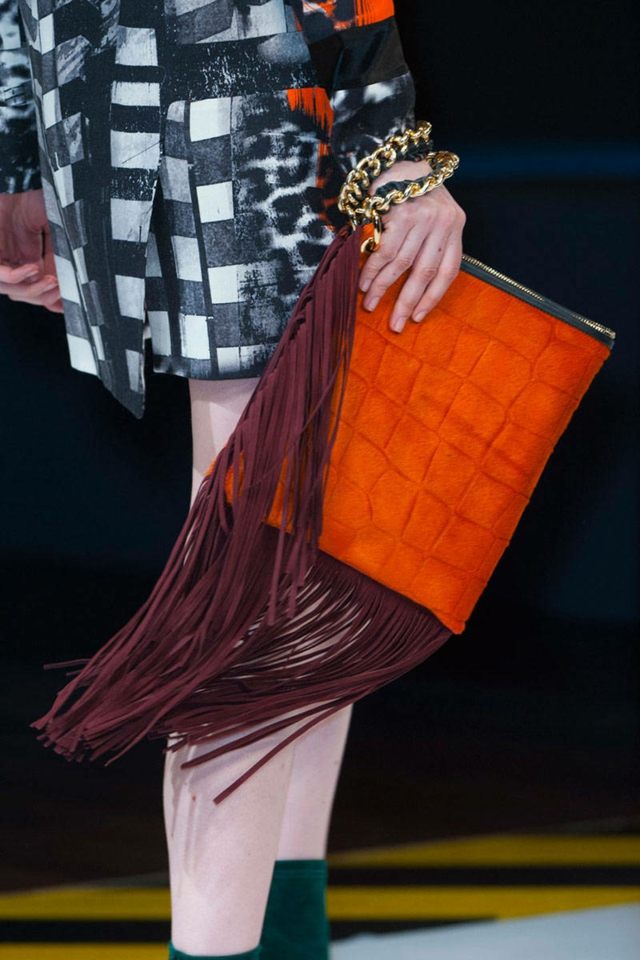 Spojka s hnedými koženými strapcami od Just Cavalli Just-Cavalli-červená-taška-bez-kožených okrajov