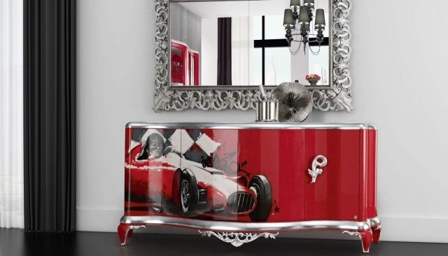 nová baroková komoda s vysokým leskom červeno -strieborných dekorácií