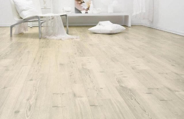 laminátová podlaha borovica svetlá farba bobuľa alloc zberný dom laminátová podlaha borovica svetlá farba bobuľa alloc zberný dom