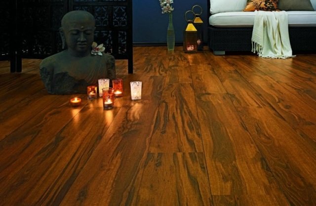 laminátová podlaha dubová optika drevo socha buddha sviečky alloc laminátová podlaha dubová drevená optika socha Budhu sviečky alloc