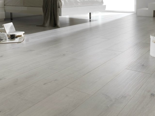 moderný dizajn byt laminátové podlahy sivé biele svetlo LEGNOPAN moderný byt laminátové podlahy sivé biele svetlo LEGNOPAN
