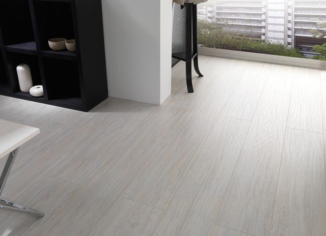 ľahká laminátová podlaha moderný dizajn Porcelanosa biele tóny dizajn ľahkých laminátových podláh Porcelanosa v bielych tónoch