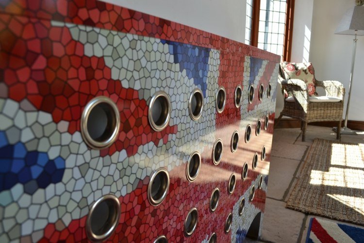 Panel pre radiátor s mozaikovým dizajnom a anglickou vlajkou nápady na obklady radiátorov mozaika dizajn anglická vlajka moderná