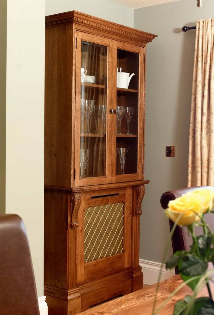 Nápady na obloženie chladiča - pekný bufet s vitrínou nápady obklady radiátorov klasický nábytok bufet vitrína drevená skriňa