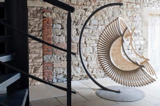 Dizajn-moderné kreslo-závesné kreslo koncept-závesné drevo-kov Kreslo-závesné kreslo koncept-suspendu Štruktúrovaný drevo-kovový rám