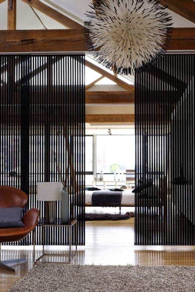 posuvné-deliace-stropné lišty-obytné-priestory-definujú-esteticky