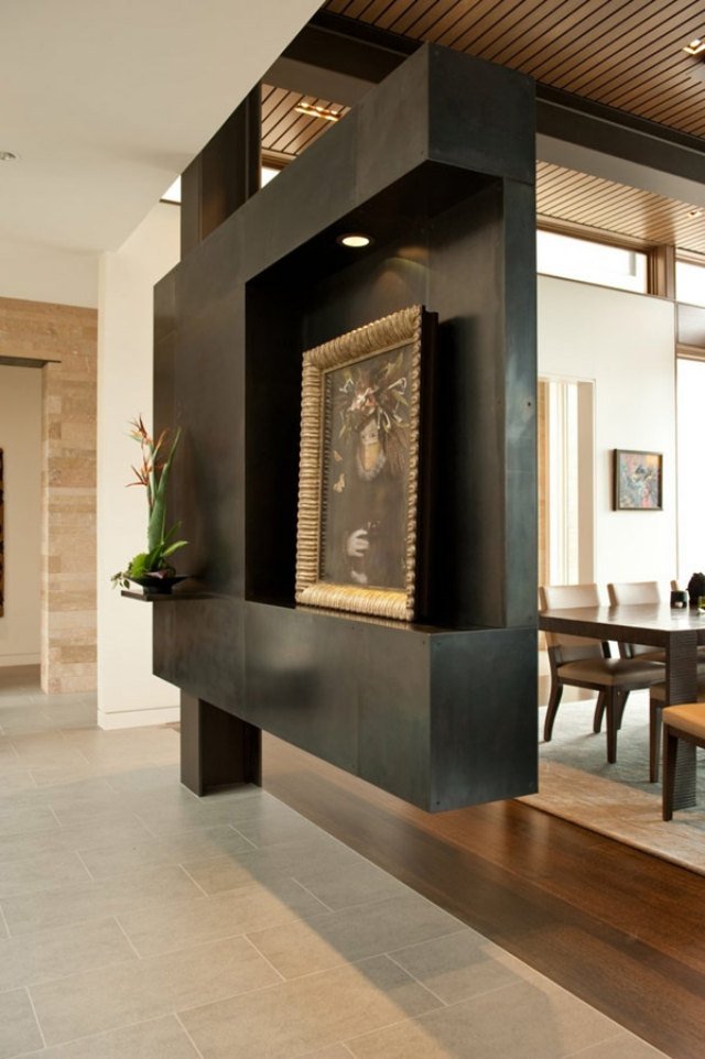 Priečka-stena-visiaca-masívna-obývačka-nápady-izby-samostatný-výstavný-priestor-pre-umenie