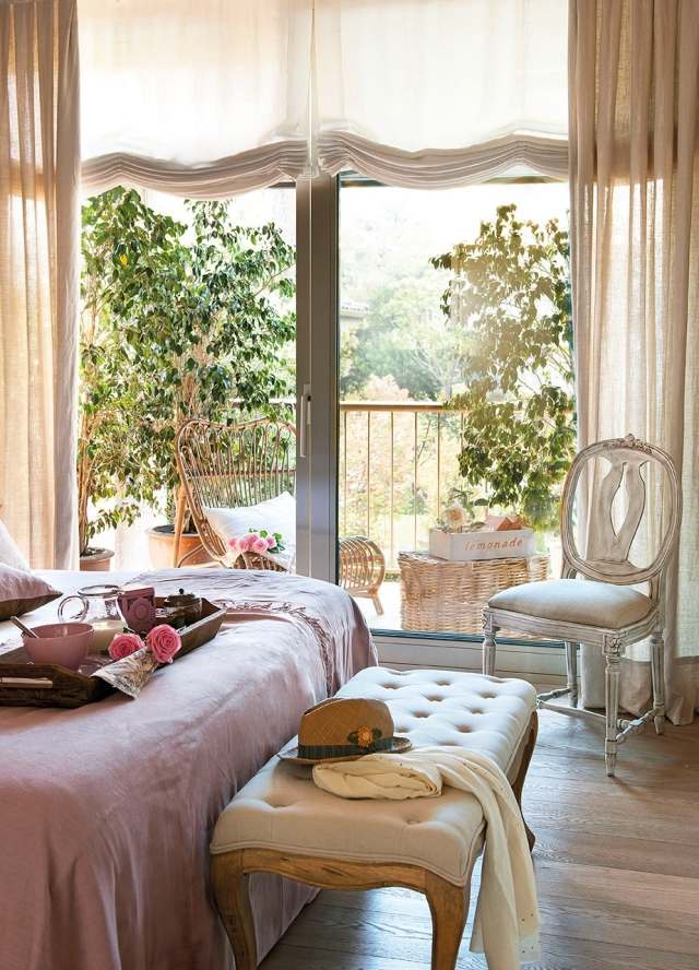 nápady na spálňu design-ošumělý-elegantný-vintage-nábytok-stolička-lavica