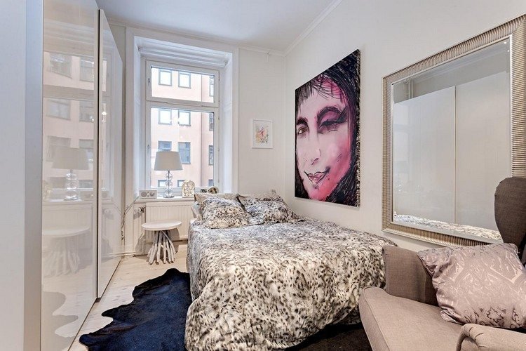 bytové zariadenie-nápady-spálňa-šatník-posuvné-dvere-vysoký-lesk-biely