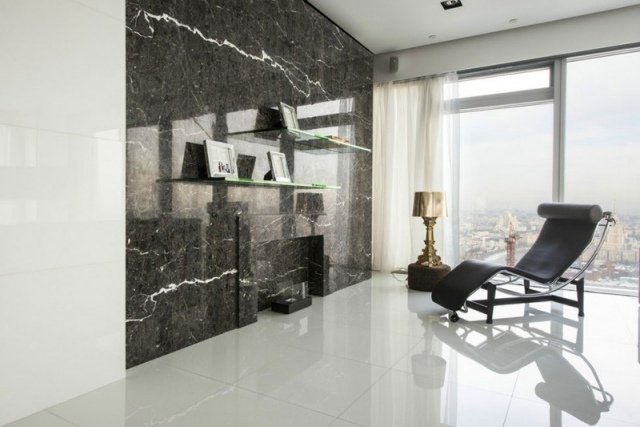 Efekt mramorovej steny-vysoký lesk podlahového bytu v Petrohrade-bielo-čierny Mramorová stena efekt vysoký lesk podlahové bývanie nápady moderné trendy