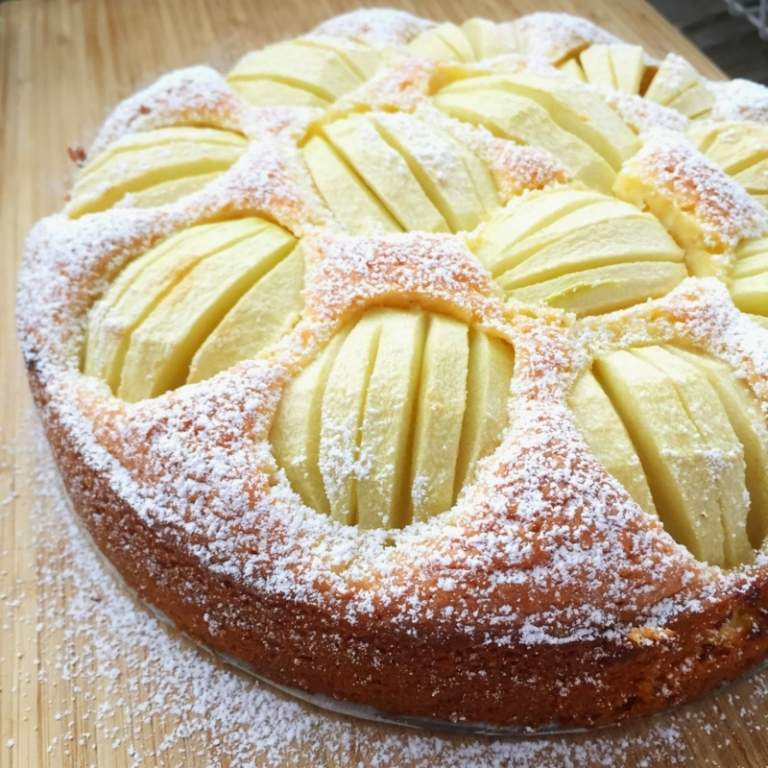 Thermomix na dezerty thermomix recepty jablkový koláč poleva cukor upiecť dezert