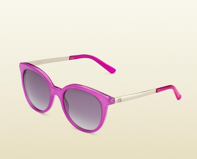 Fialový rám a dvojfarebné chrámy, Gucci 2014 gucci-ružové-slnečné okuliare-2014-leto