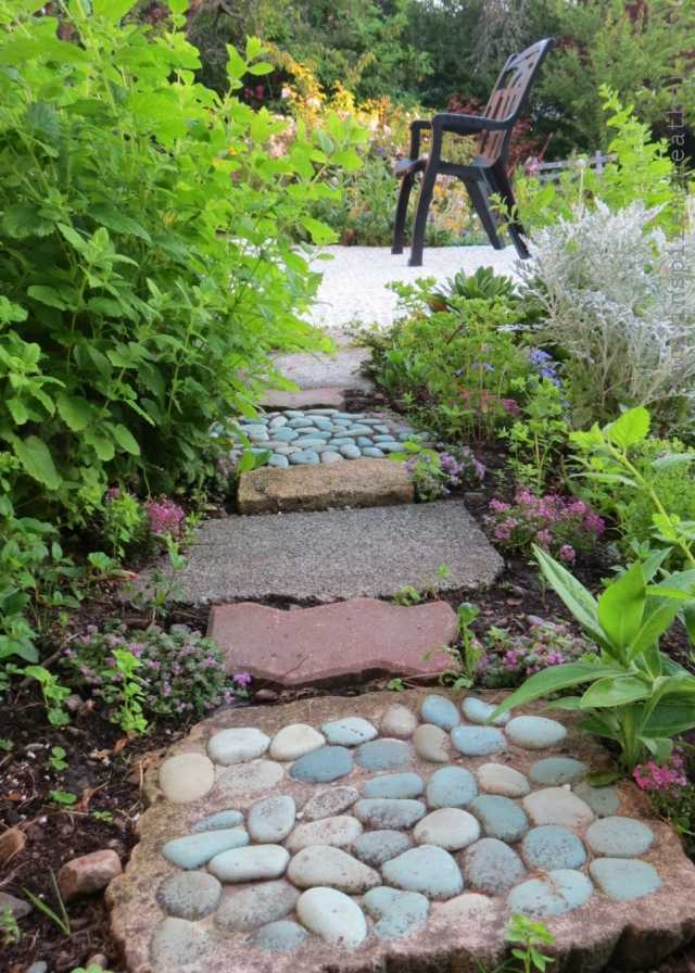 chodník nášľapné kamene rôzne tvary záhony návrh chodníka nášľapné kamene rôznych tvarov