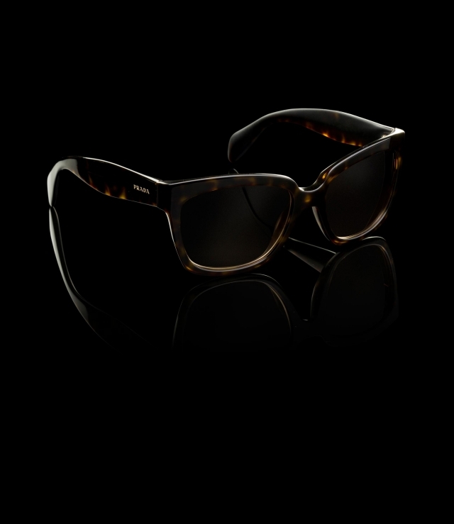 Slnečné okuliare Prada-unisex modely vyrobené z plastu moderné-unisex-slnečné okuliare-plast-luxus-značky-prada