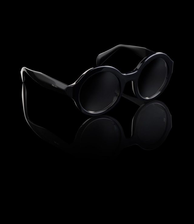 okrúhle slnečné okuliare čierna plastová dámska kolekcia Prada okrúhle slnečné okuliare plastová luxusná kolekcia Prada