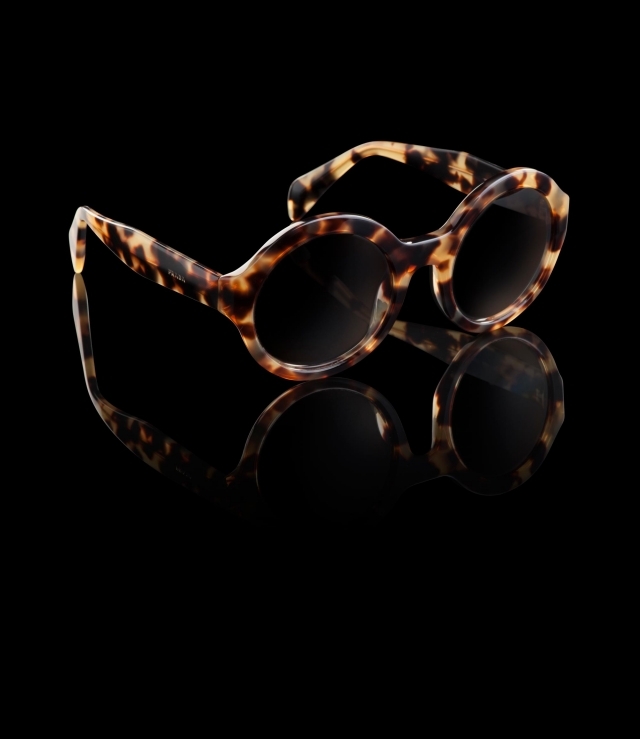 Okrúhle retro slnečné okuliare-doplnky Prada pre ženy 2014 Okrúhle-tmavo-modré-okuliare-gradient-tmavošedé