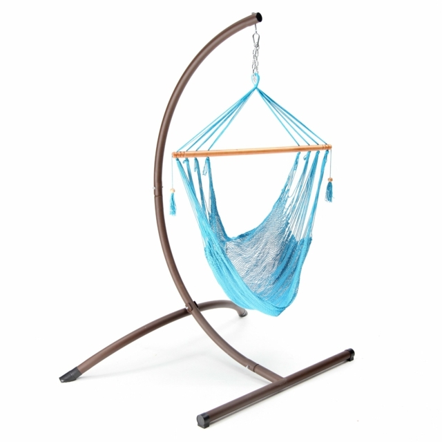 Rám vyrobený z dreva, kovová rozperná tyč, odolná voči vode