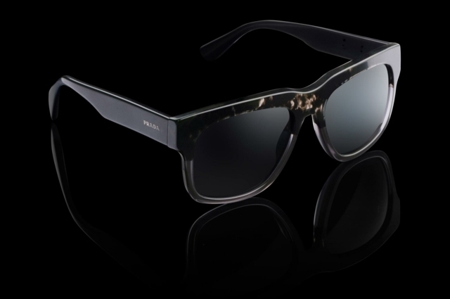 čierne rámové slnečné okuliare plastové logo Prada Plastové slnečné logo Prada s nápisom