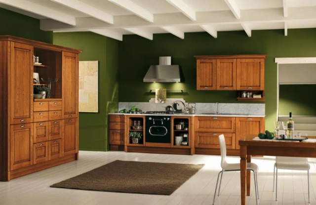 Kuchyňa vidiecky bufet voľne stojaca zelená stena bukové drevo Bufety voľne stojace bukové drevo v zelenej stene