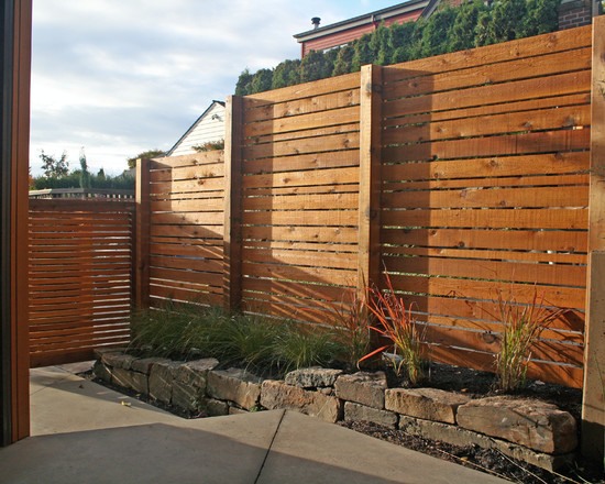 záhradný plot drevo súkromie obrazovka predný dvor kamenné deco trávy