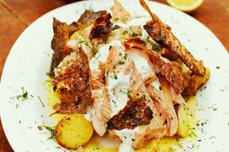 Recepty na grile od Jamieho Olivera rybacia-lososovo-zemiakova-stranova omacka