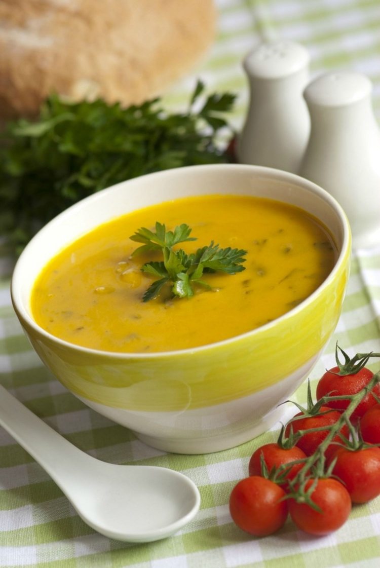 Detoxikačná polievka z kelu a sladkých zemiakov detox-recepty-polievka-kruenkohl-sladke-zemiaky