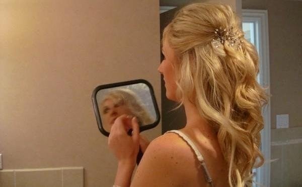 Pootvorené a napoly upnuté - elegantné a pohodlné Svadba napoly vysoká-napoly dlhá-blond-vlasy