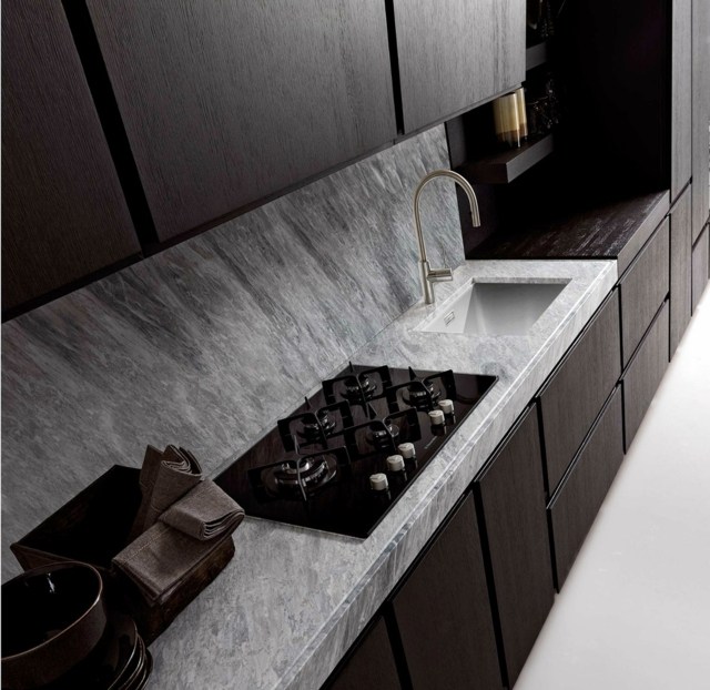 moderný kuchynský koncept varná doska v talianskom štýle vstavané bezúchytkové dvierka skrinky