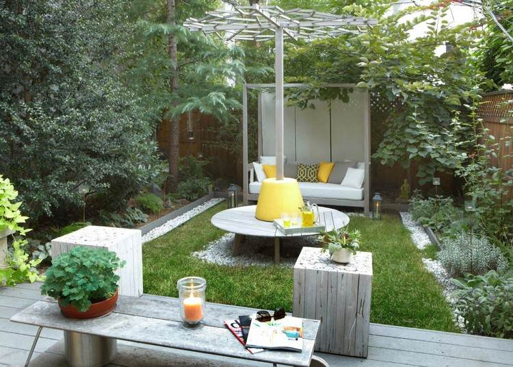 Záhradné rastliny chrániace hluk z vhodných materiálov