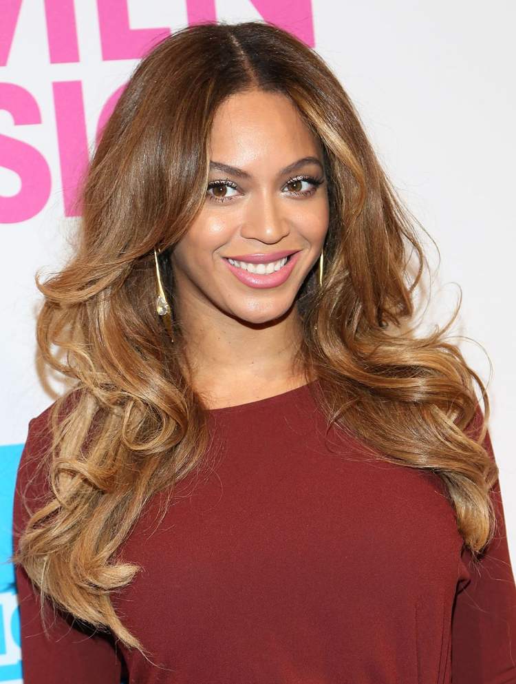 Ponuré vlasy zosvetľujú v dĺžkach Beyonce