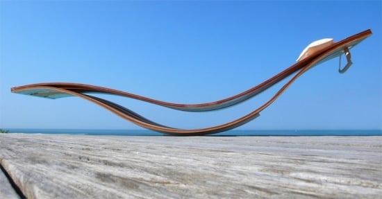 bočný pohľad na vankúš Moderné prevedenie kresla vyrobené z dreva