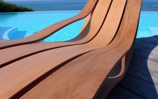 drevené dosky detaily moderné kreslo z obývačky vyrobené z dreva