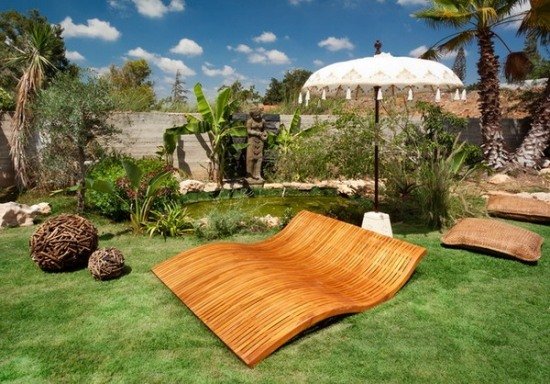 jednoduchý model moderných prevedení kresiel vyrobených z dreva