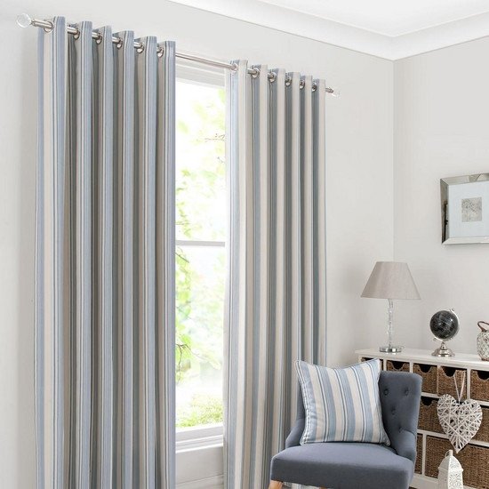 pruhy-záves-dekorácia-šatky-modro-biela-tkanina-obývačka-spálňa